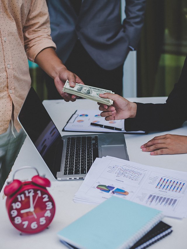 How to Pay Off Your Student Loan FAST While Studying