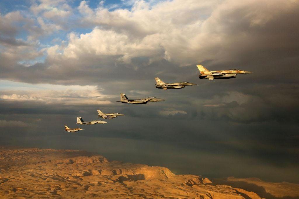 BREAKING 
Large Formation of Israeli Fighter Jets Enter Syrian Airspace 

Moments ago, a significant number of