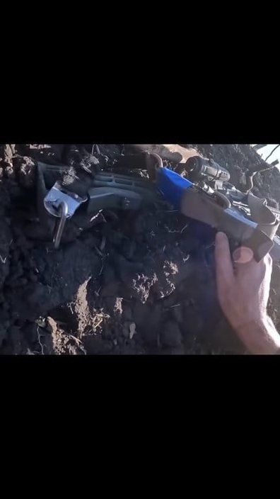 Brave fighter is blasted by enemy shells as he advances on Russian positions to defend Ukraine"},"is_text_only