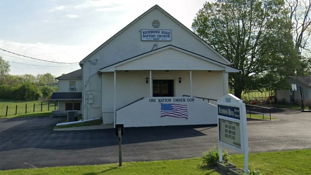 Breaking News! 
 Kentucky shooting: 2 dead as suspect shoots trooper, injures several at church; later killed
