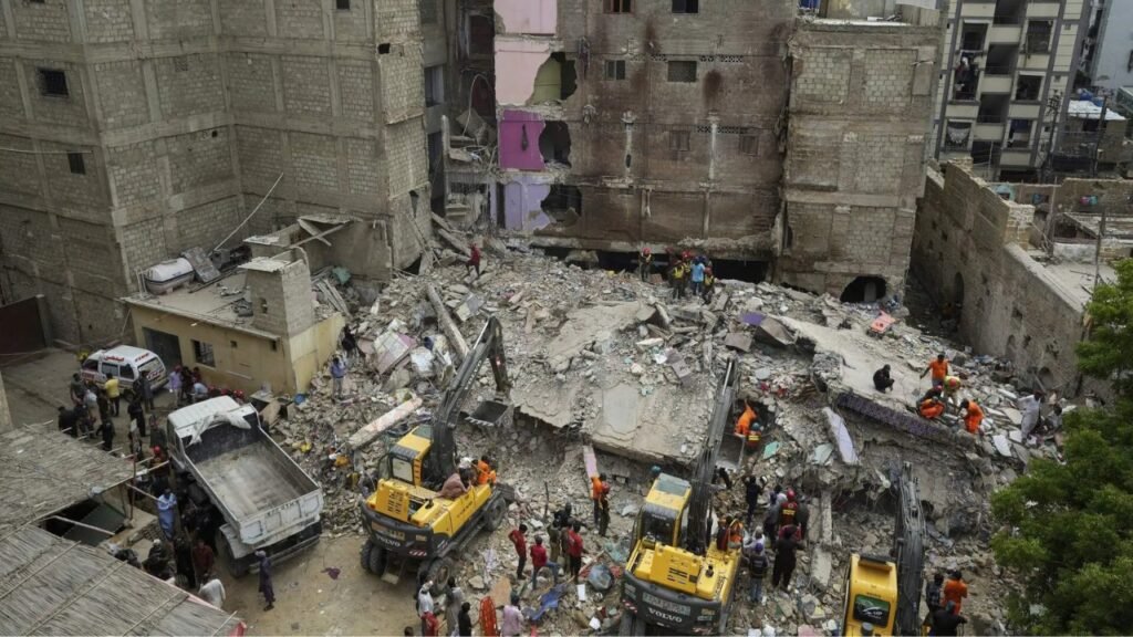 Breaking News! 
 Pakistan building collapse: 12 dead, 20 feared trapped; commissioner says it's residents' fau
