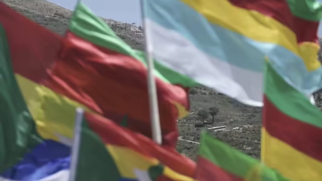 Breaking News! 
 Sectarian clash leaves 37 dead in Syria: violence between two factions; security forces deplo