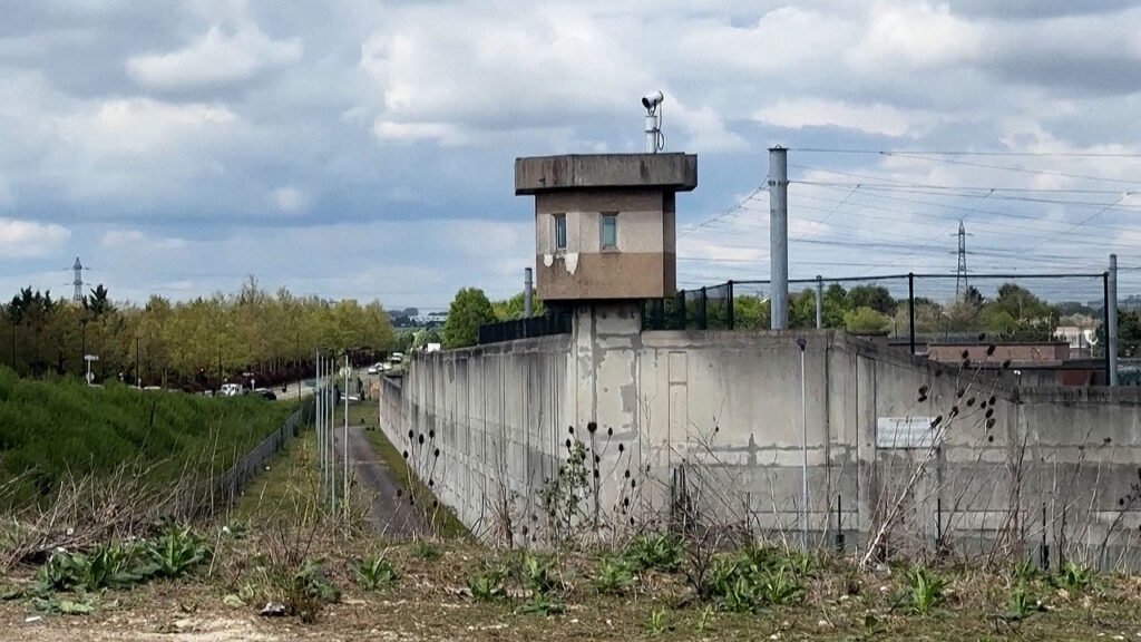 French Inmate Escapes by Hiding in Fellow Prisoner’s Bag
 July 11, 2025
Corbas, France

 In a rare and embarr