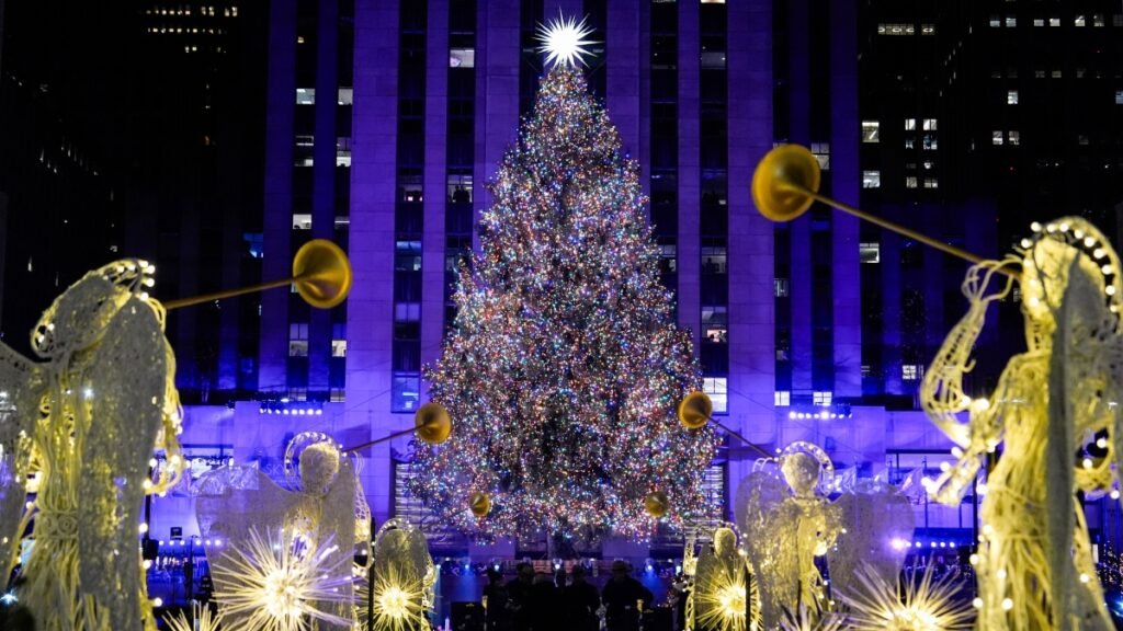 10 merry Christmas greetings to send your friends and family this Xmas season!