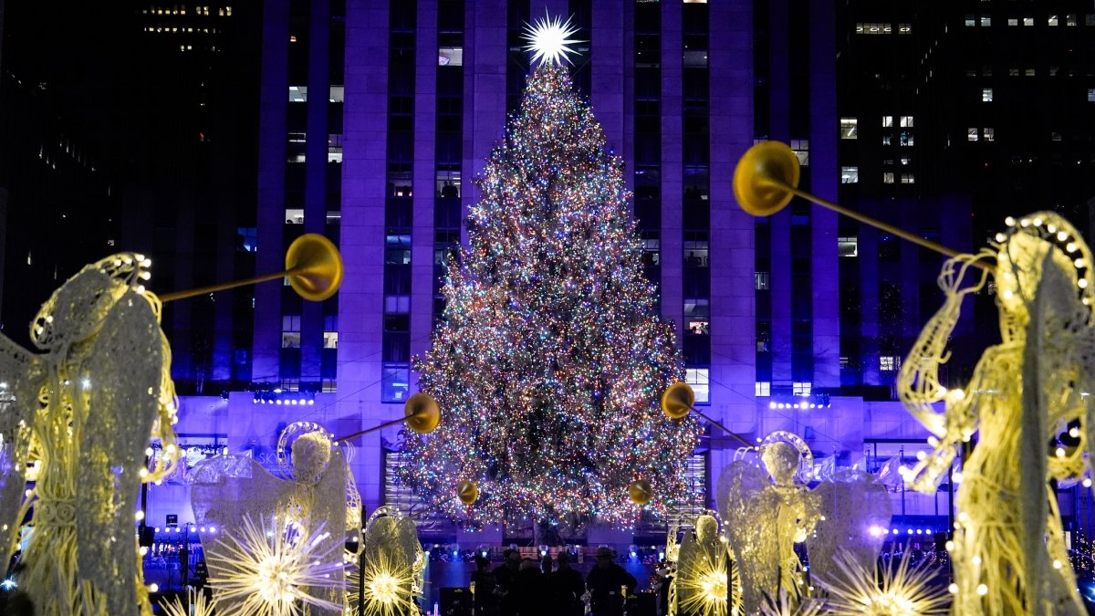 10 merry Christmas greetings to send your friends and family this Xmas season!