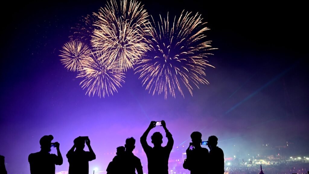 HAPPY DIWALI 2024 wishes: 5 honest Deepavali messages to send your friends this year!